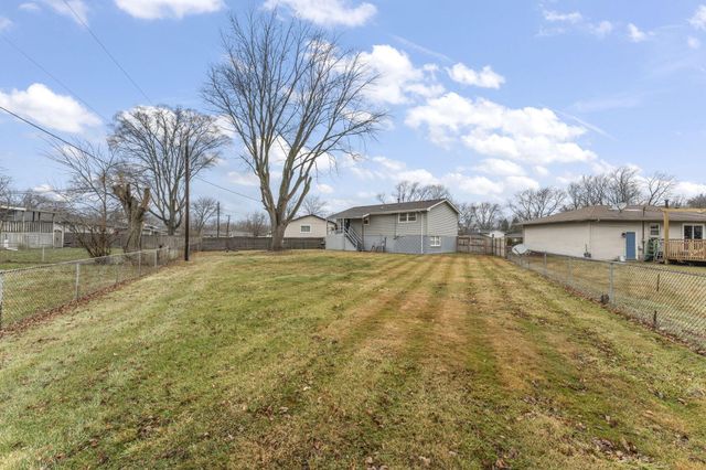 919 W 69th Place, Merrillville, IN 46410