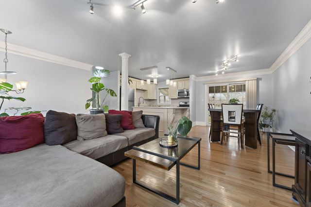 919 W 69th Place, Merrillville, IN 46410