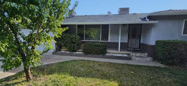 1054 Jay St, Olivehurst, CA 95961