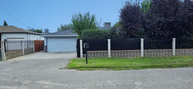 1054 Jay St, Olivehurst, CA 95961