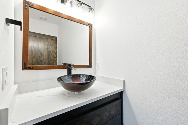 835 Club Lake Road, Whitesboro, TX 76273