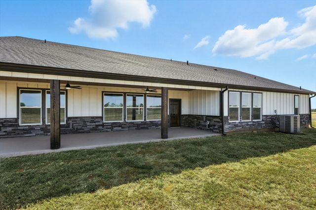 835 Club Lake Road, Whitesboro, TX 76273