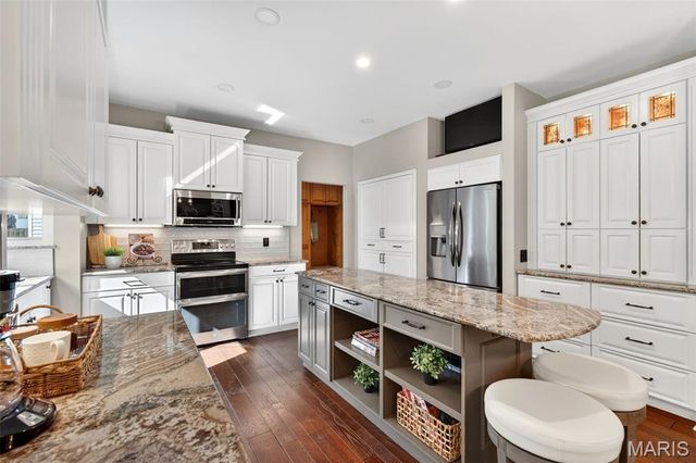 1531 Winter Chase Drive, Fenton, MO 63026