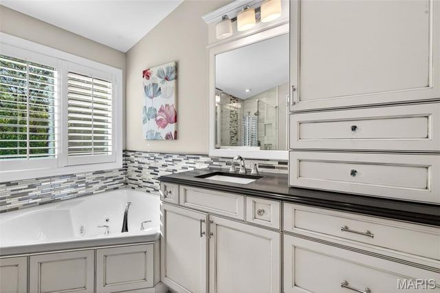 1531 Winter Chase Drive, Fenton, MO 63026