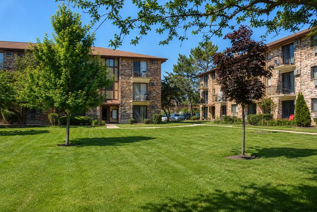 314 Klein Creek Court 314-B, Carol Stream, IL 60188