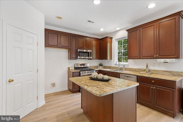 75 TRUMAN AVE, Princeton, NJ 08540