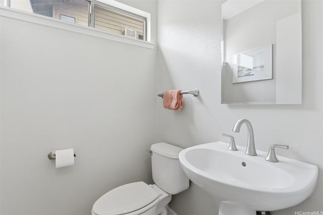 94-1024 Pouhana Way 24, Waipahu, HI 96797