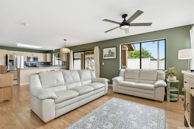 94-1024 Pouhana Way 24, Waipahu, HI 96797