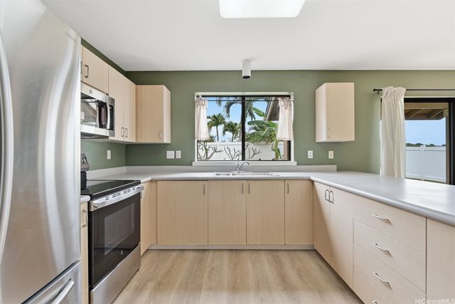 94-1024 Pouhana Way 24, Waipahu, HI 96797