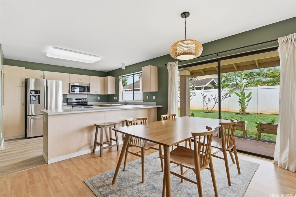 94-1024 Pouhana Way 24, Waipahu, HI 96797