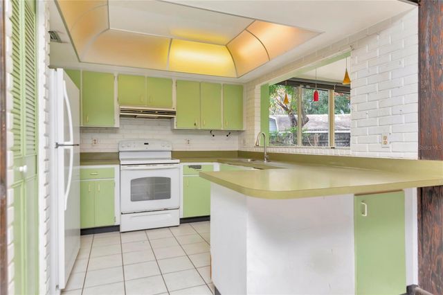 522 HILLDALE ROAD, Brandon, FL 33510