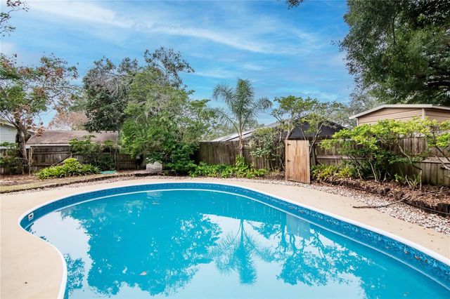 522 HILLDALE ROAD, Brandon, FL 33510