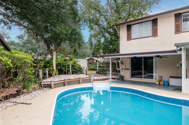 522 HILLDALE ROAD, Brandon, FL 33510