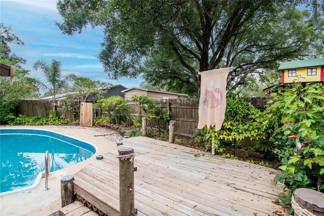 522 HILLDALE ROAD, Brandon, FL 33510