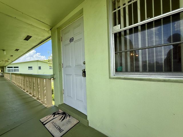 69 Norwich C, West Palm Beach, FL 33417