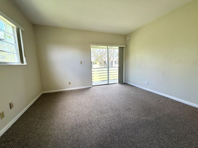 69 Norwich C, West Palm Beach, FL 33417