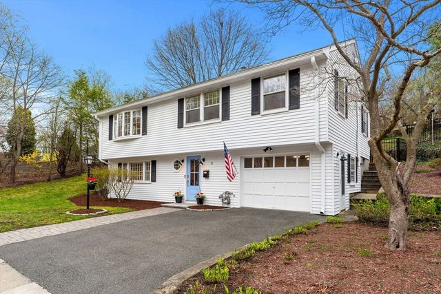 92 Moffatt Rd, Salem, MA 01970