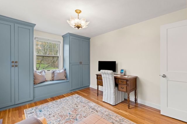 92 Moffatt Rd, Salem, MA 01970