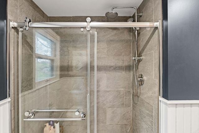 92 Moffatt Rd, Salem, MA 01970