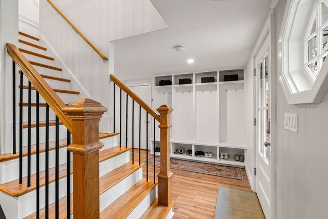 92 Moffatt Rd, Salem, MA 01970