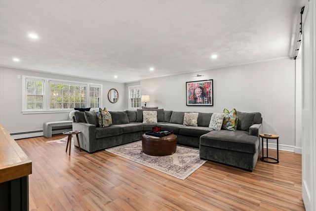 92 Moffatt Rd, Salem, MA 01970