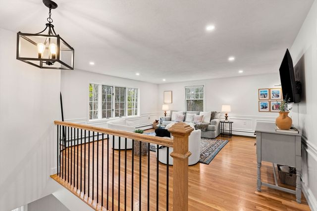 92 Moffatt Rd, Salem, MA 01970