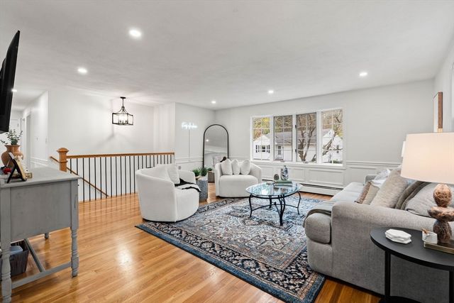 92 Moffatt Rd, Salem, MA 01970