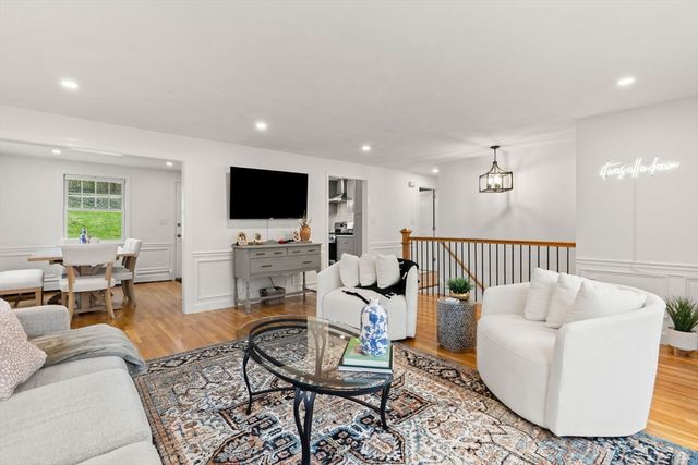 92 Moffatt Rd, Salem, MA 01970