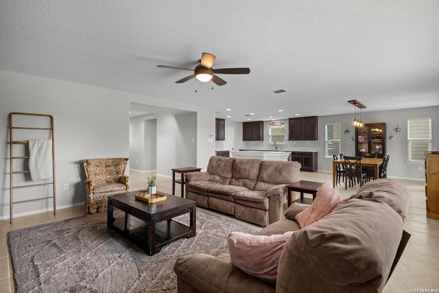 8422 Pioneer Fld, San Antonio, TX 78253