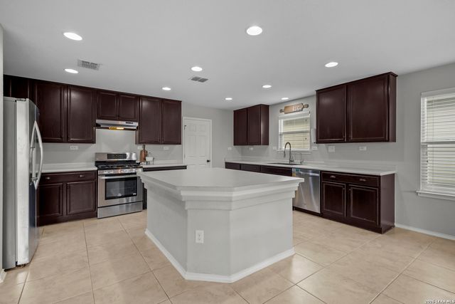 8422 Pioneer Fld, San Antonio, TX 78253