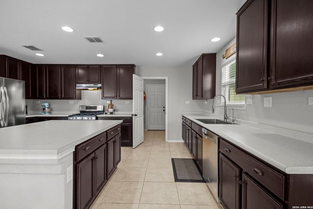 8422 Pioneer Fld, San Antonio, TX 78253