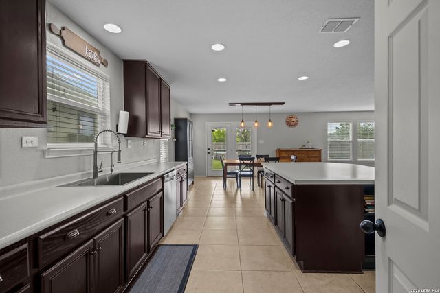 8422 Pioneer Fld, San Antonio, TX 78253
