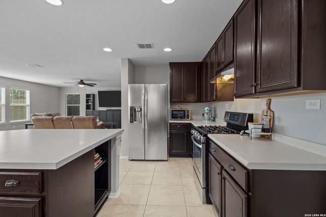 8422 Pioneer Fld, San Antonio, TX 78253