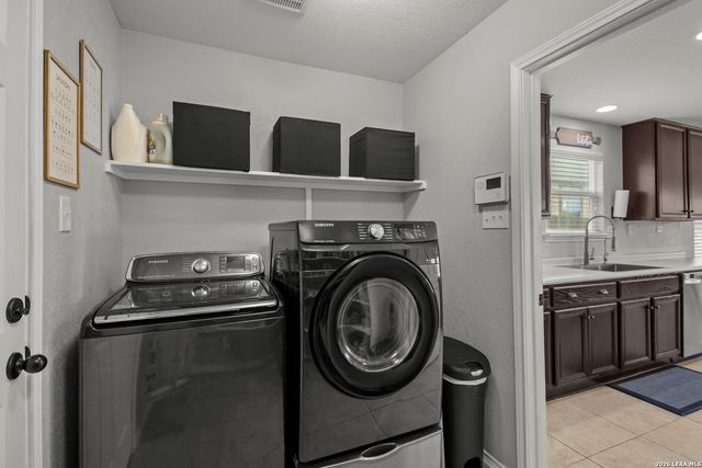 8422 Pioneer Fld, San Antonio, TX 78253