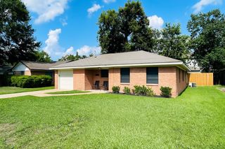 2218 Silverbonnet Street, Houston, TX 77055