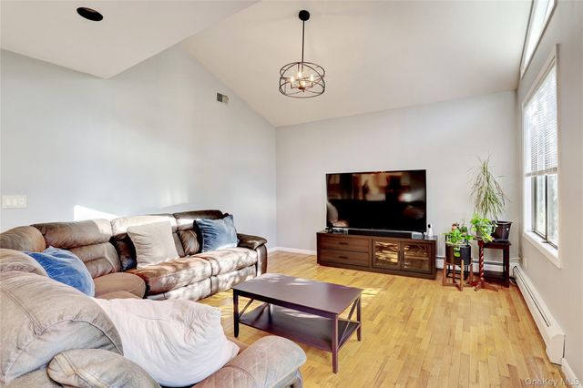 7 Pecan Valley Drive, New City, NY 10956