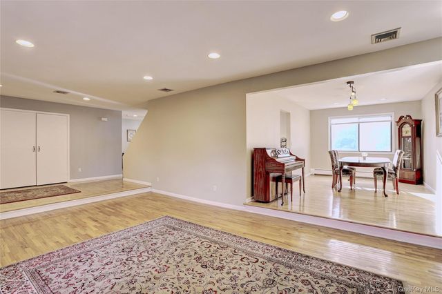 7 Pecan Valley Drive, New City, NY 10956