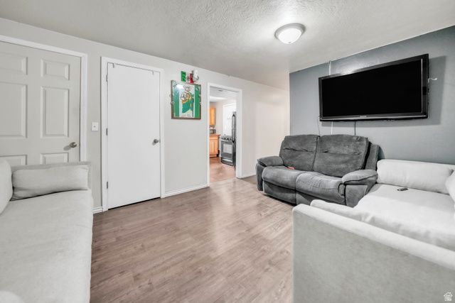 6828 W COPPERHILL DR, West Valley City, UT 84128