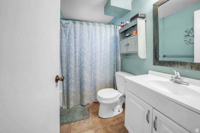 6828 W COPPERHILL DR, West Valley City, UT 84128