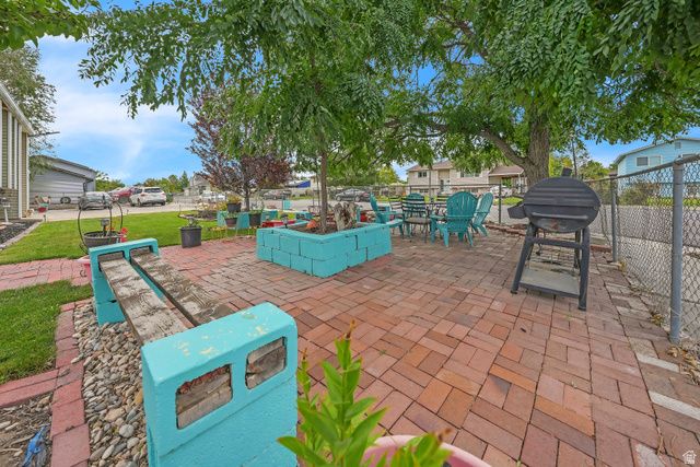 6828 W COPPERHILL DR, West Valley City, UT 84128