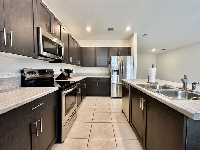 2685 SE 13th Ct, Homestead, FL 33035