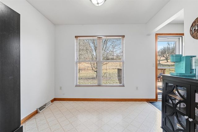 1319 Deerfield Ln, W Leechburg, PA 15656