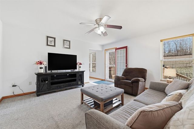 1319 Deerfield Ln, W Leechburg, PA 15656