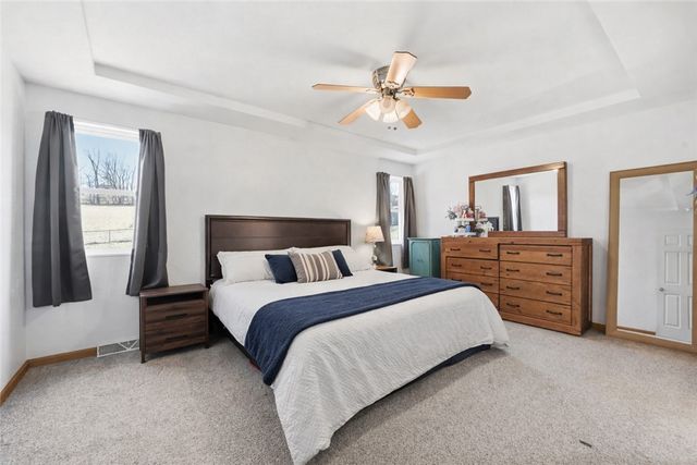 1319 Deerfield Ln, W Leechburg, PA 15656