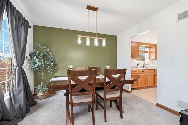 1319 Deerfield Ln, W Leechburg, PA 15656