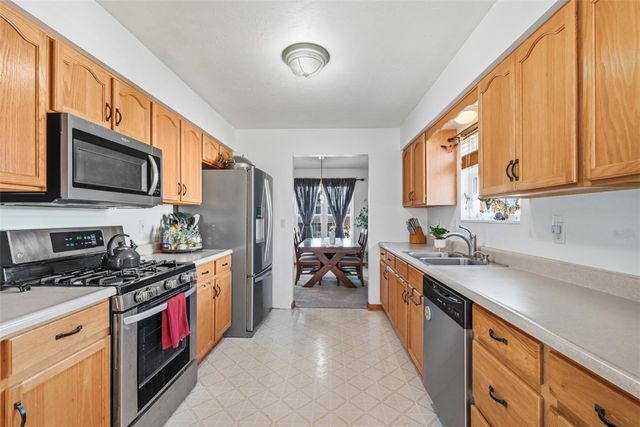 1319 Deerfield Ln, W Leechburg, PA 15656