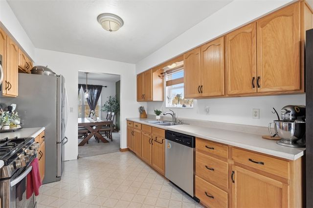 1319 Deerfield Ln, W Leechburg, PA 15656