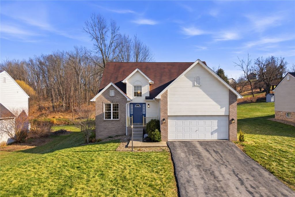 1319 Deerfield Ln, W Leechburg, PA 15656