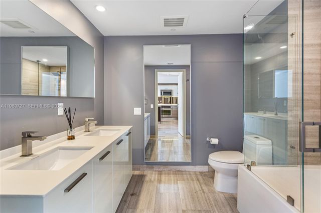 1300 Brickell Bay Dr 1102, Miami, FL 33131