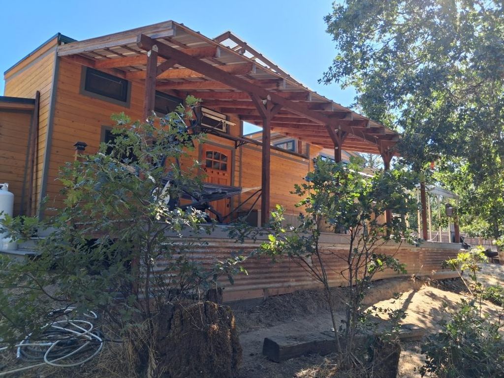 1965 Hugo Road, Merlin, OR 97532